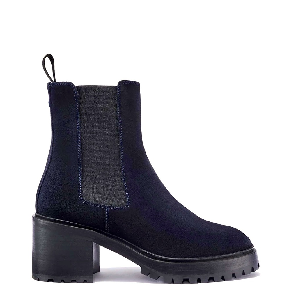 Margaux platform Chelsea boot- navy 10M (41 EU) excellent condition. Worn twice